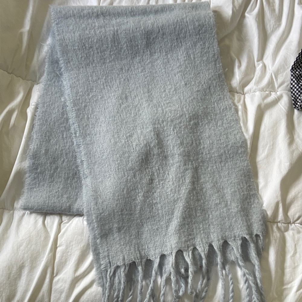 GAP || Light Gray Scarf